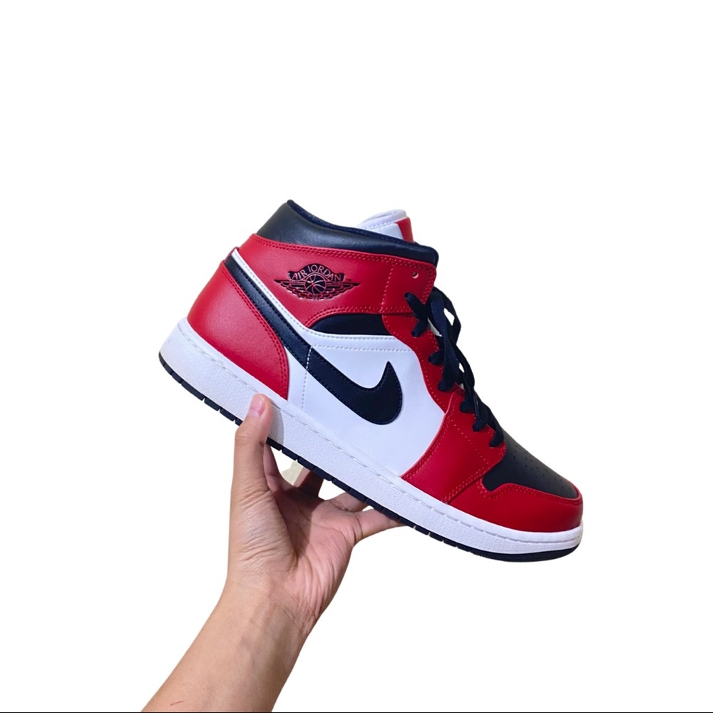 Nike Jordan 1 Mid Chicago Black Toe with Box